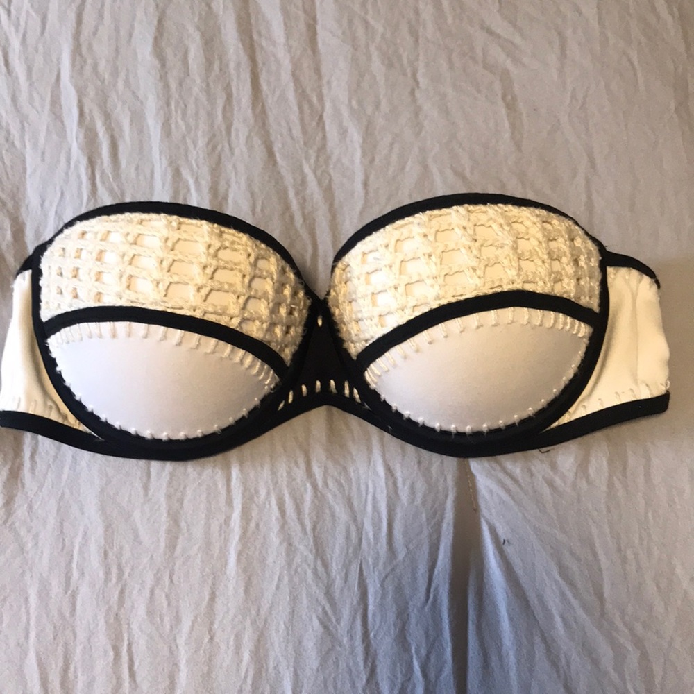 Victoria’s Secret White Bandeau Swim Top 32B